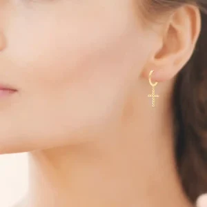 Boucles d'oreilles pendantes croix perles plaqué or