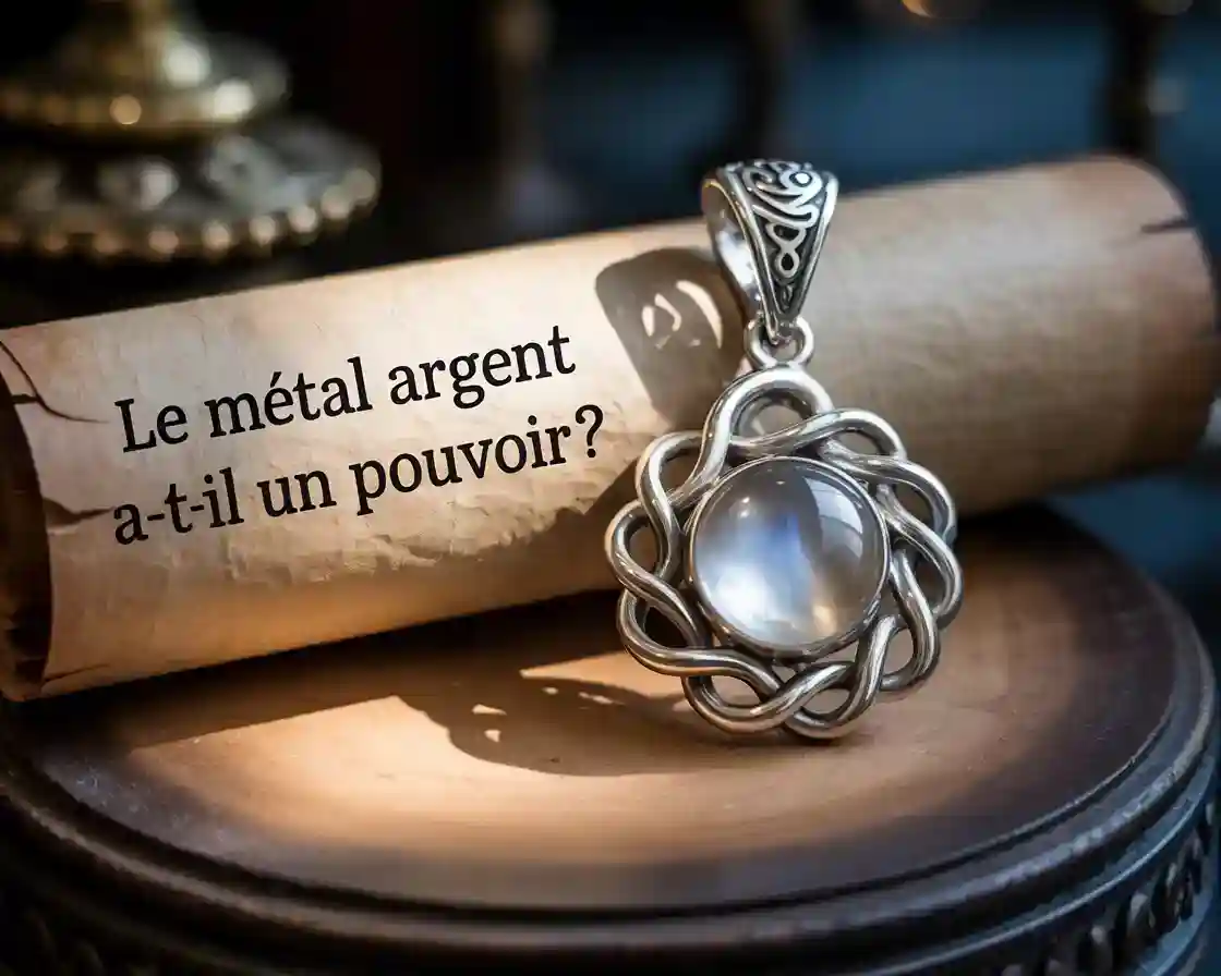 pendentif en argent avec pierre