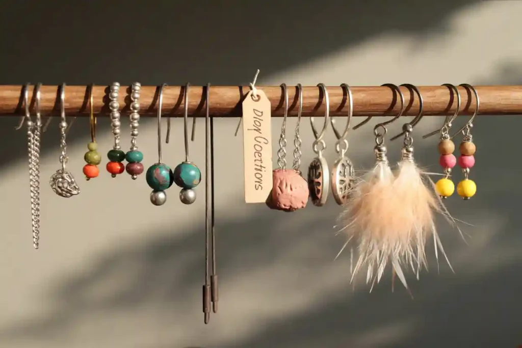 plusieurs réalisations faites maison de boucles d'oreilles pendantes