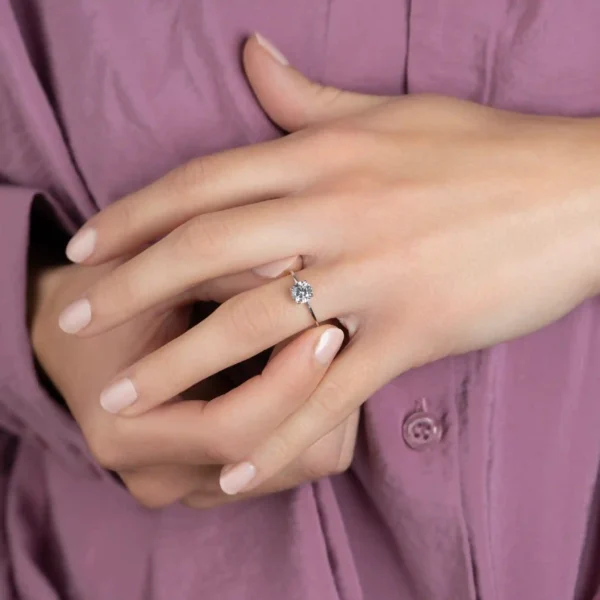 Bague solitaire en argent rhodié Bague solitaire en argent rhodié