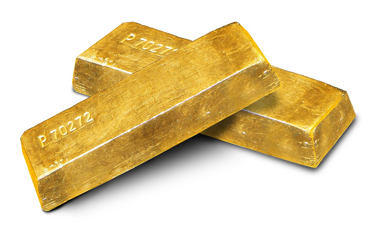 Lingots d’or sur fond blanc, or d’investissement 24 carats